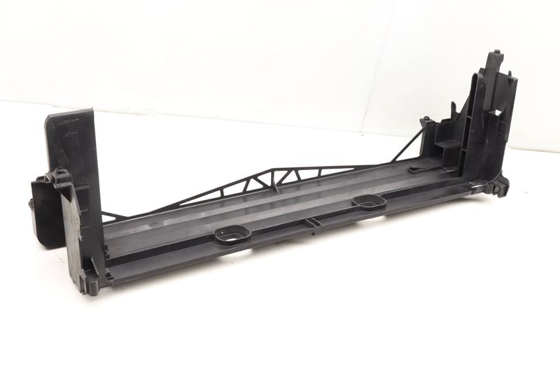Upper Radiator Mount Bracket / Carrier 17117577117 — Used (SKU 443915)