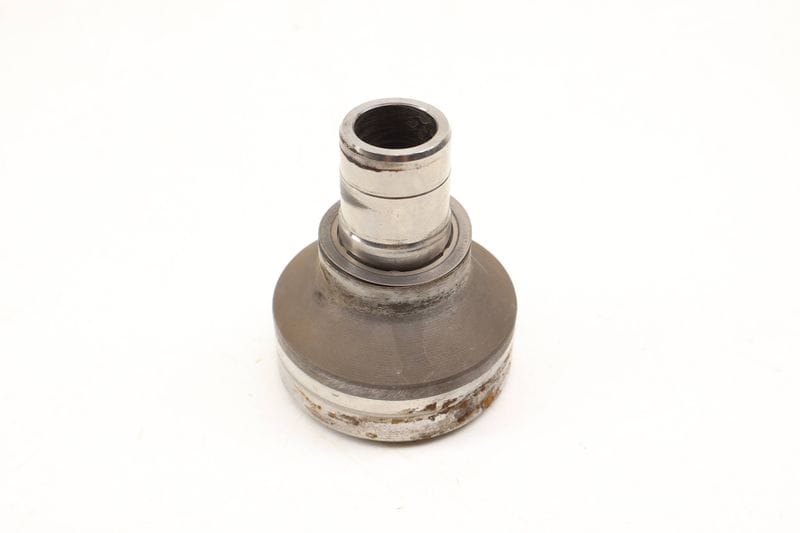 Crankshaft / Crank Pulley Hub 11237574827 — Used (SKU 686153)