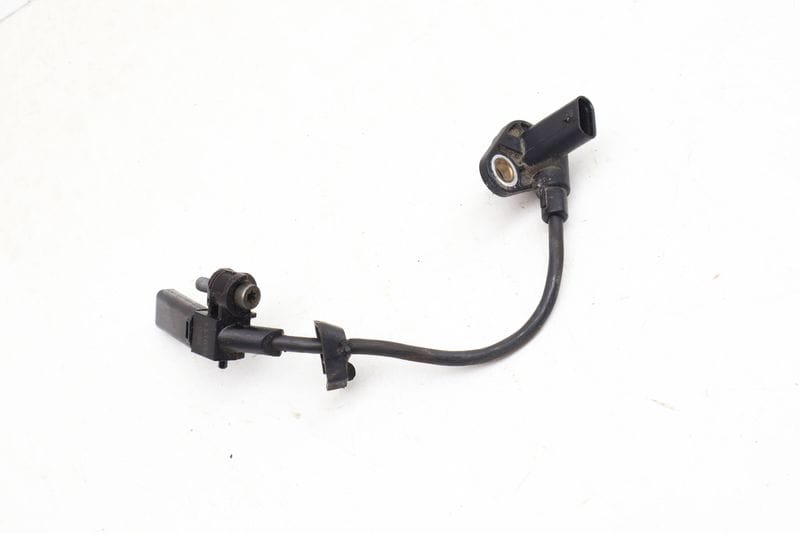 Crankshaft Sensor 13627582842 — Used (SKU 685974)