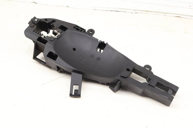 Exterior Door Handle Bracket 51217193263 — Used (SKU 685884)