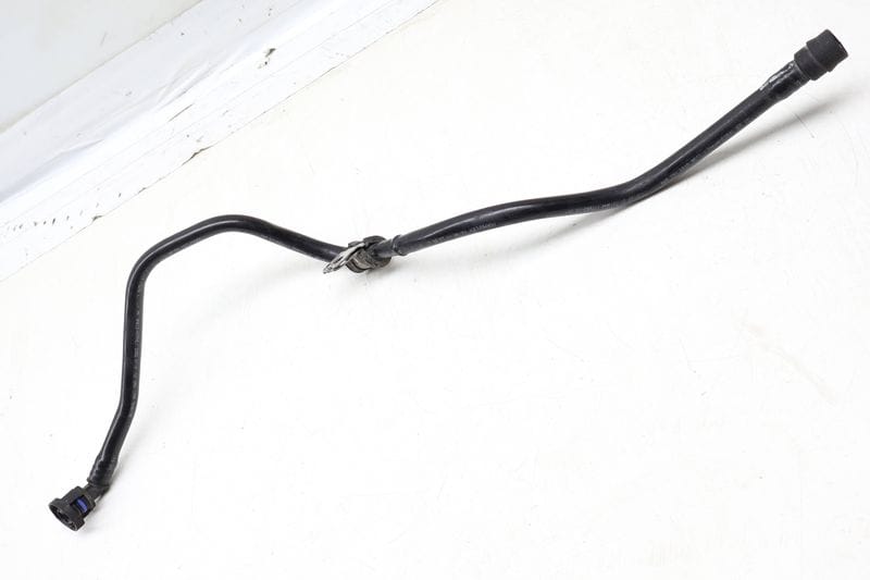 Fuel Tank Breather Line / Hose 13907636135 — Used (SKU 686097)