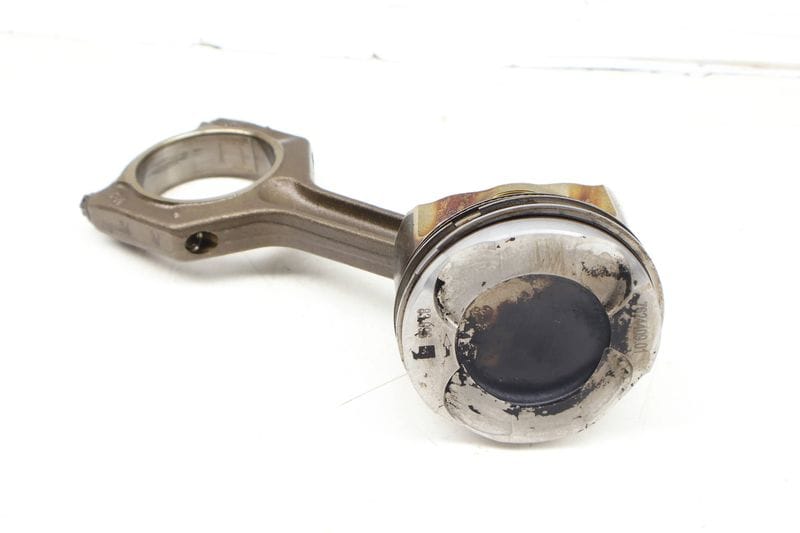 Piston w/ Connecting Rod 11247624409 — Used (SKU 686026)