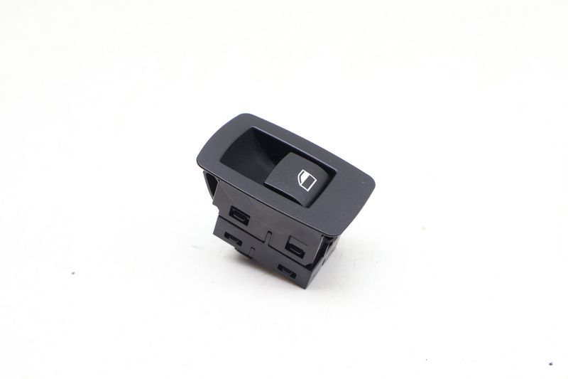 Power Window Switch w/ Trim 61319208106 — Used (SKU 685832)