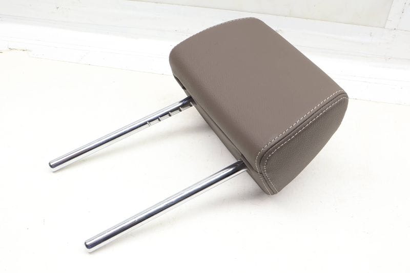 Headrest / Head Rest 52207256533 — Used (SKU 685720)