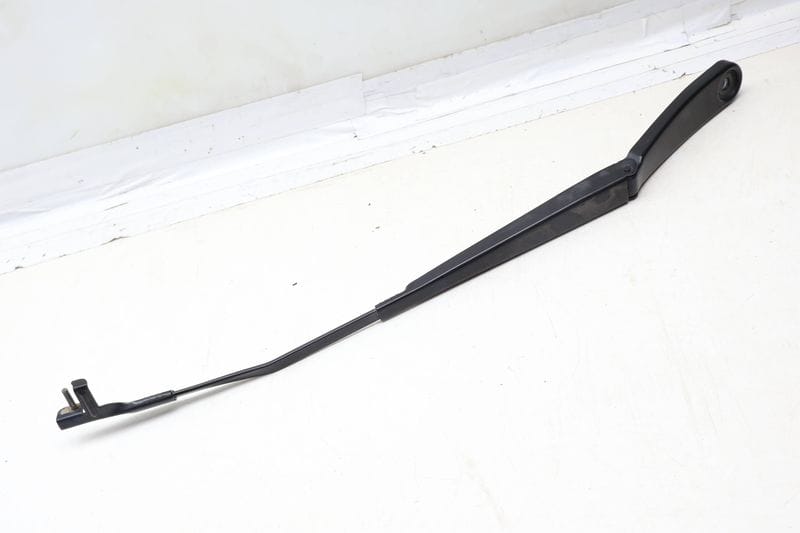 Windshield Wiper Arm 61617213272 — Used (SKU 686000)