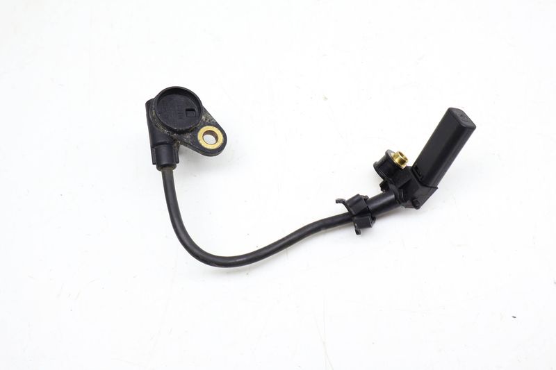 Crankshaft Sensor 13627582842 — Used (SKU 698803)