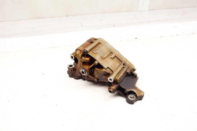 Engine Oil Pump 11417573747 — Used (SKU 699073)