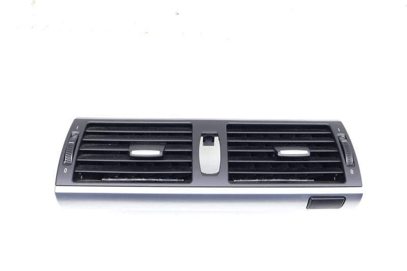 Center Dash Air Vent 64229210705 — Used (SKU 704506)