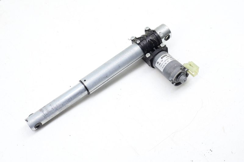 Rear Tilt Seat Motor w/ Transmission 52109168757 — Used (SKU 704604)