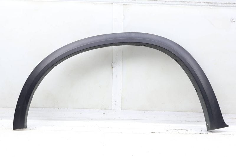 Wheel Fender Flare Trim / Molding 51777163557 — Used (SKU 704736)