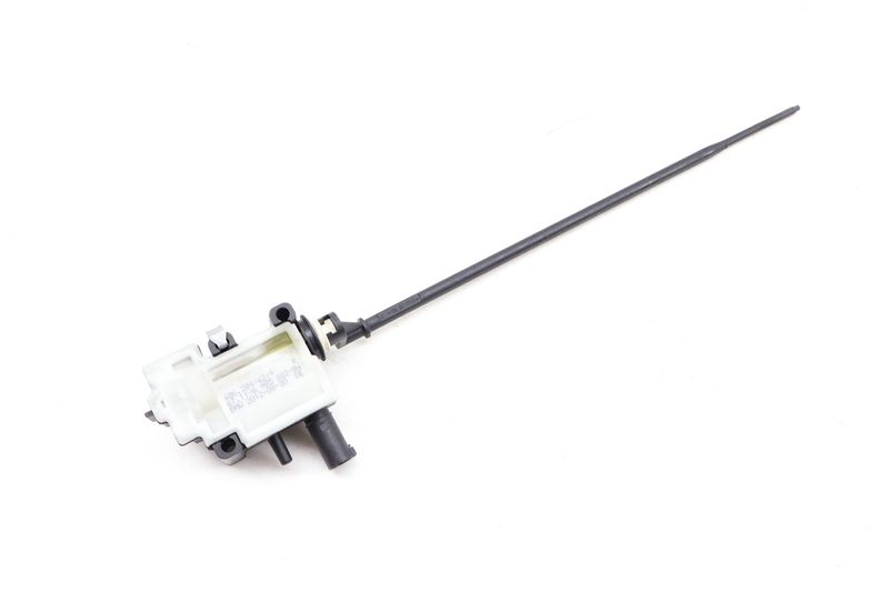 Gas / Fuel Door Lock Actuator 67116985882 — Used (SKU 660378)