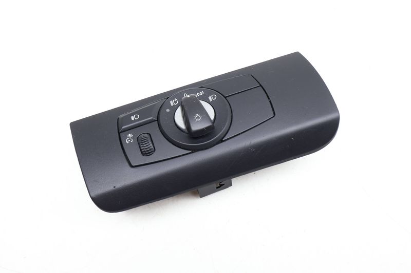 Headlight / Fog Light Switch w/ Trim 61319134728 — Used (SKU 660369)