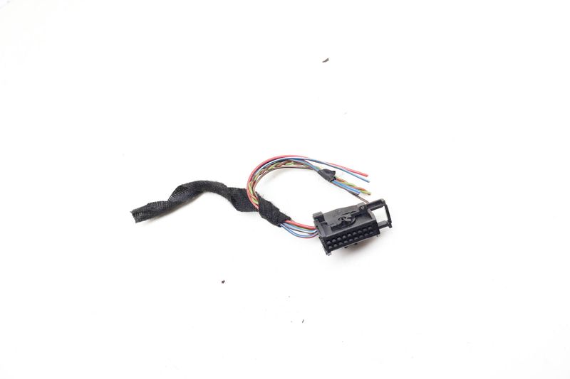 Instrument Cluster Wiring Connector / Pigtail — Used (SKU 698935)