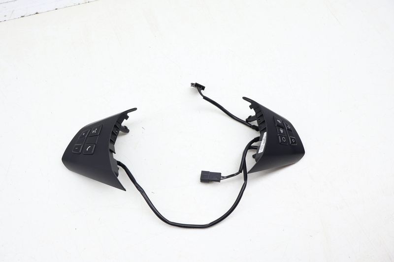 Steering Wheel Control Switch Set 61319239900 — Used (SKU 698860)