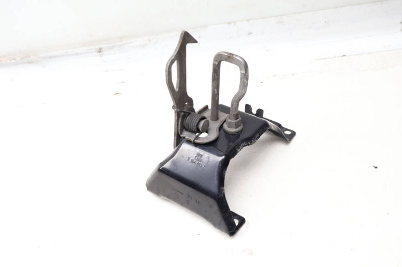 Upper Hood Latch 51237164801 — Used (SKU 660268)
