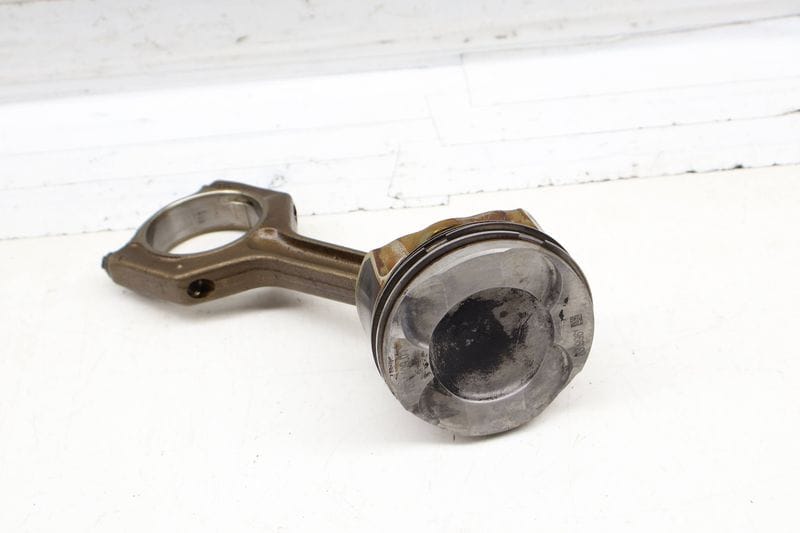 Piston w/ Connecting Rod 11247624409 — Used (SKU 704703)