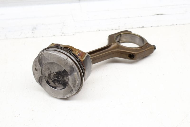 Piston w/ Connecting Rod 11247624409 — Used (SKU 704704)