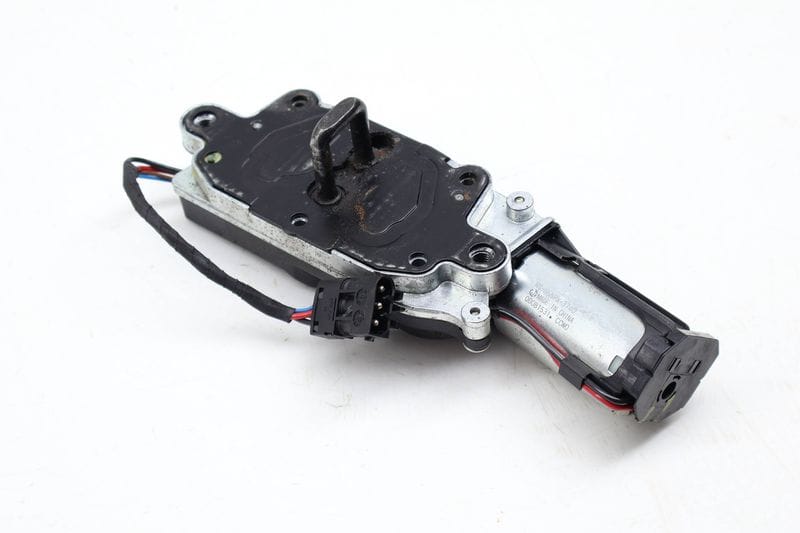 Power Trunk Close Assist Motor / Unit 51247233909 — Used (SKU 704608)