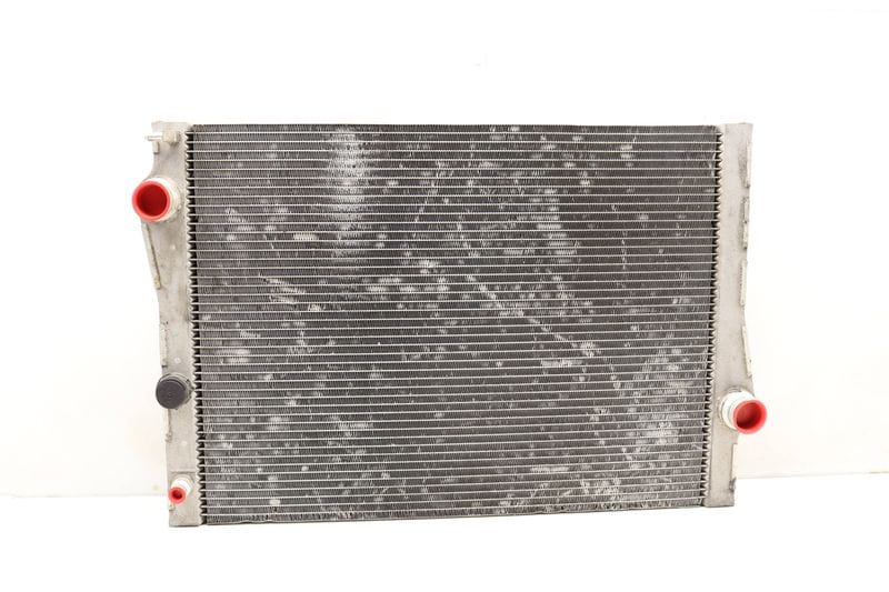 Radiator 17117533472 — Used (SKU 488012)