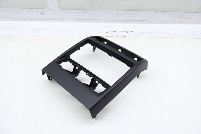Center Console Trim / Bezel 51166951957 — Used (SKU 704495)