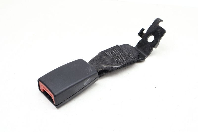 Center Seat Buckle / Receiver 72117228720 — Used (SKU 660560)