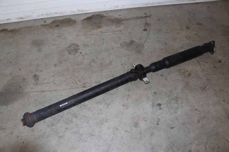 Driveshaft / Propeller Shaft 26107589128 — Used (SKU 488022)