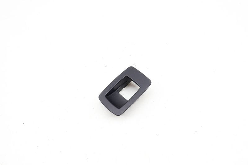Window Switch Trim / Bezel 61316945874 — Used (SKU 698856)