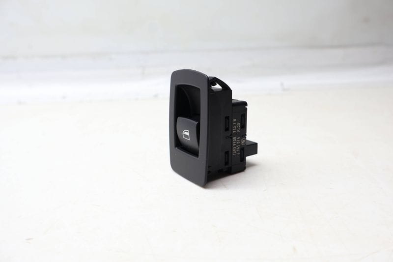 Window Switch w/ Trim 61316945874 — Used (SKU 704554)