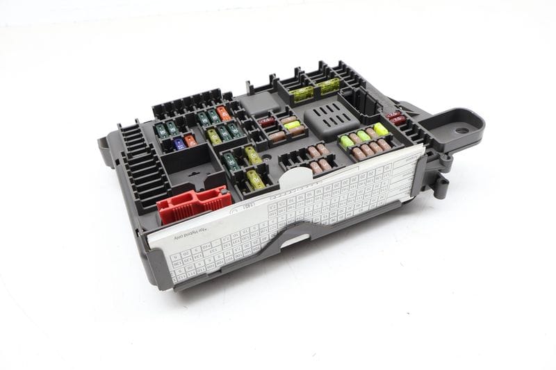 Fuse / Relay Box 61146931687 — Used (SKU 698748)