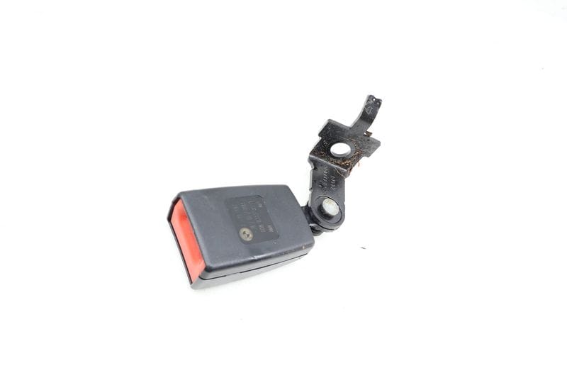 Seat Buckle / Receiver 72117171197 — Used (SKU 698942)