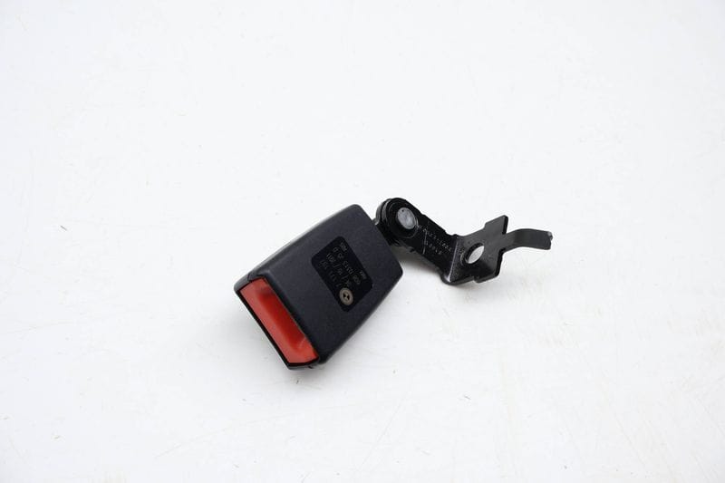 Seat Buckle / Receiver 72117171197 — Used (SKU 704520)