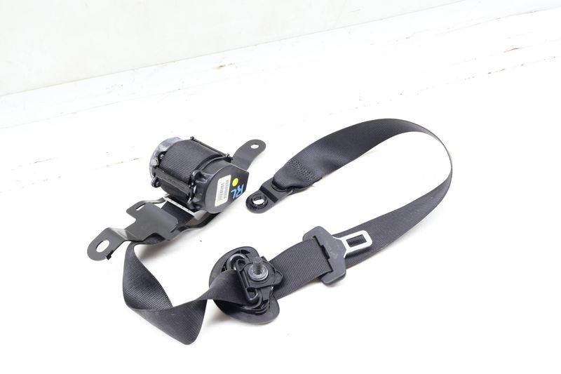Seat Belt Retractor 72117161847 — Used (SKU 698944)