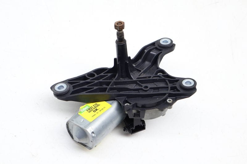Window Wiper Motor 67636942165 — Used (SKU 704609)