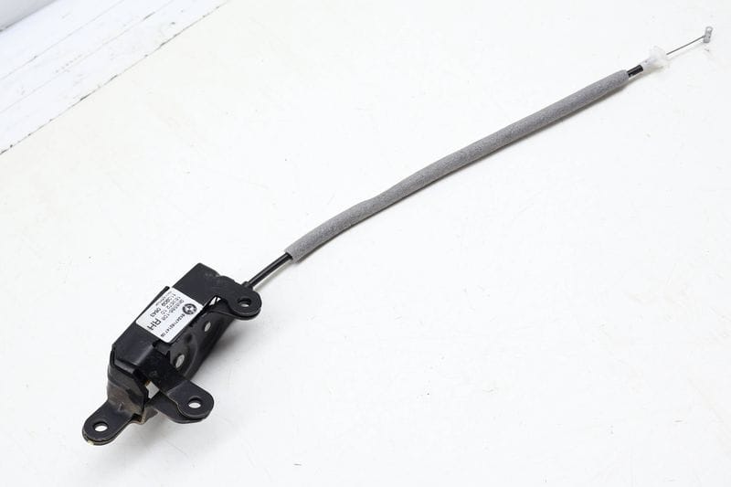 Lower Trunk Hatch Latch / Lock 51247162147 — Used (SKU 704611)