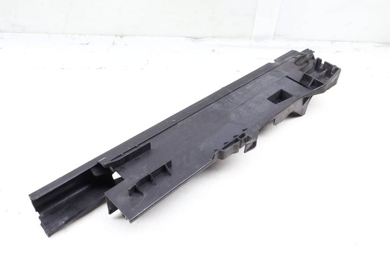 Radiator Module Carrier / Cover 17117799762 — Used (SKU 660224)