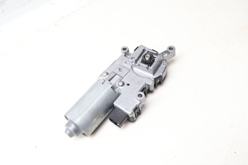 Sunroof / Sun Roof Motor 67616922652 — Used (SKU 660265)