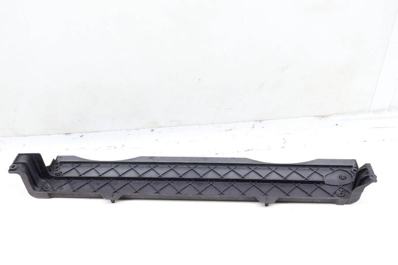 Upper Radiator Carrier Cover 17117533539 — Used (SKU 660223)
