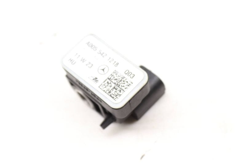 Air Suspension Acceleration Sensor 0055421218 — Used (SKU 553138)