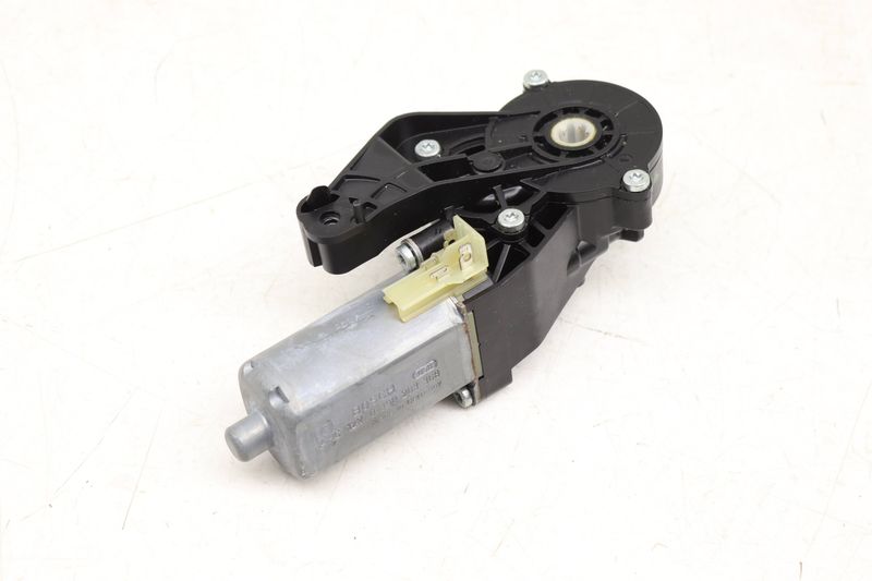 Rear Tilt Seat Motor — Used (SKU 553244)