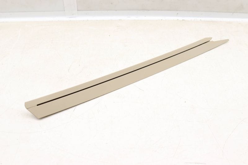 Sunshade Bracket / Sun Shade Guide Rail Trim 2128150927 — Used (SKU 553331)
