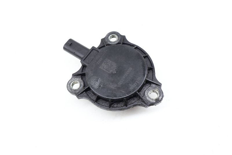 Camshaft Adjuster Magnet / VVT Solenoid 2761560490 — Used (SKU 681453)