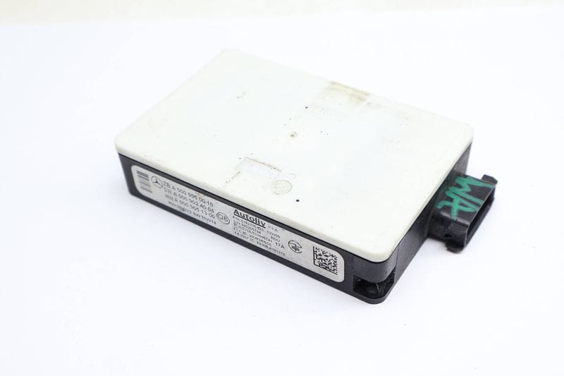 Distance / Distronic Radar Sensor Module 0009050010 — Used (SKU 681371)