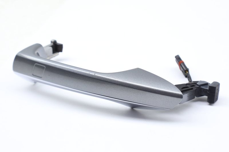 Exterior Door Handle 2217600970 — Used (SKU 682005)