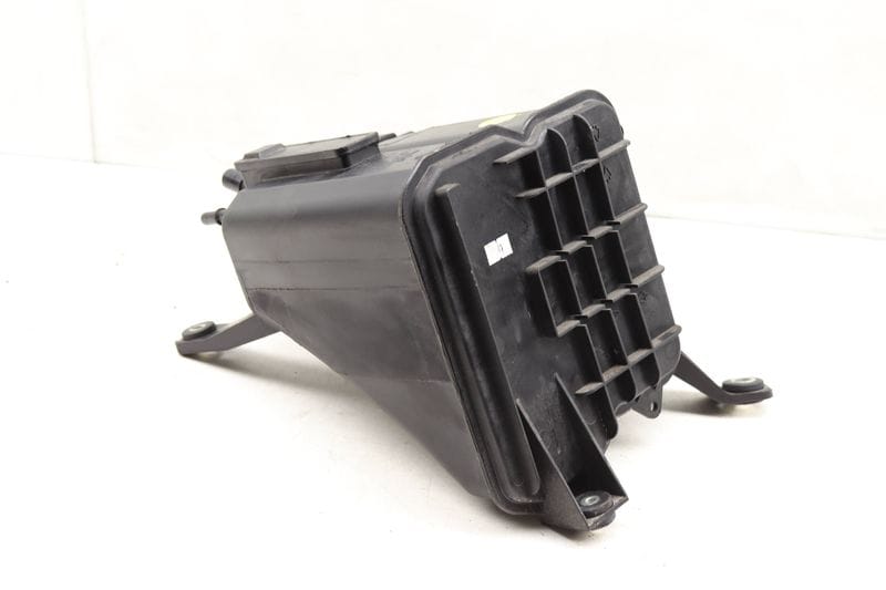 Charcoal / Fuel Vapor Canister 7P0201801E — Used (SKU 507821)