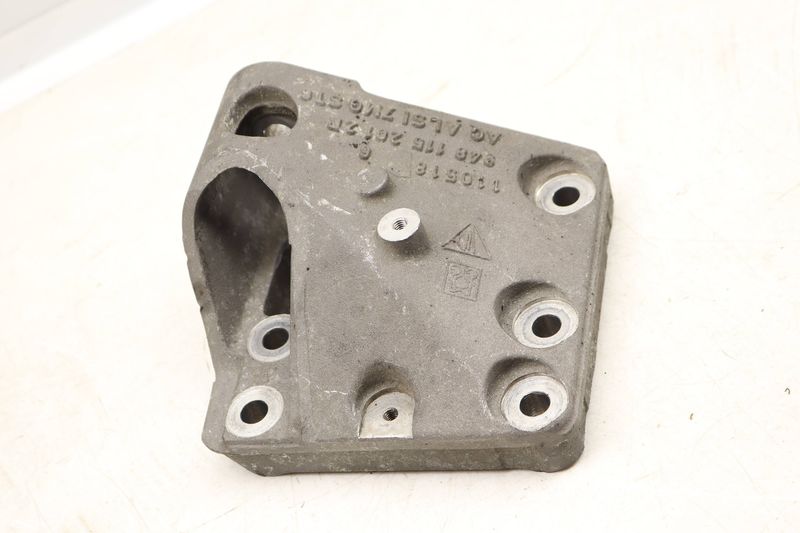 Engine / Motor Mount Bracket 94811520102 — Used (SKU 527690)
