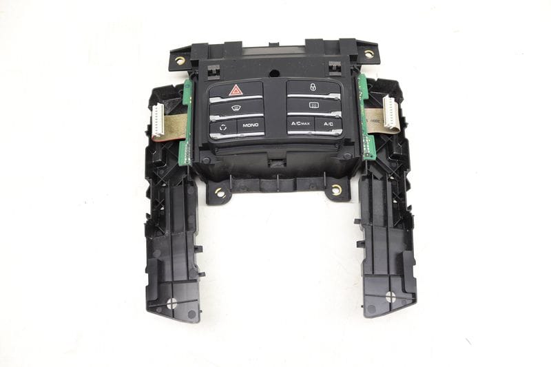 AC Climate Control / Temp Switch Unit 7P5907040AD — Used (SKU 493701)
