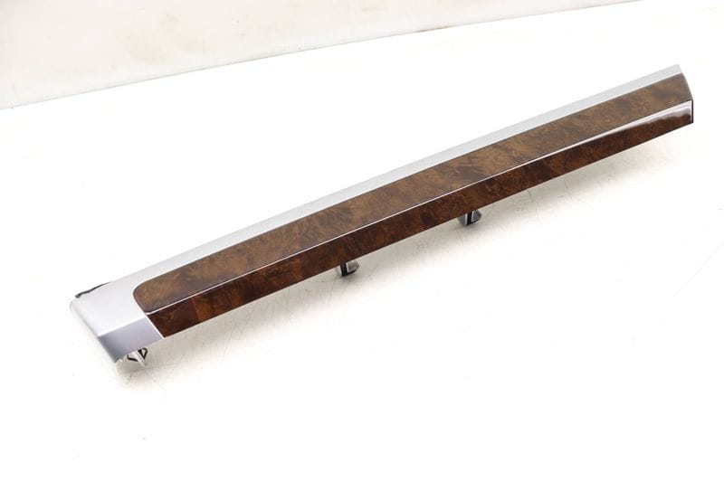 Door Panel Trim / Molding 7P5867409B — Used (SKU 493719)