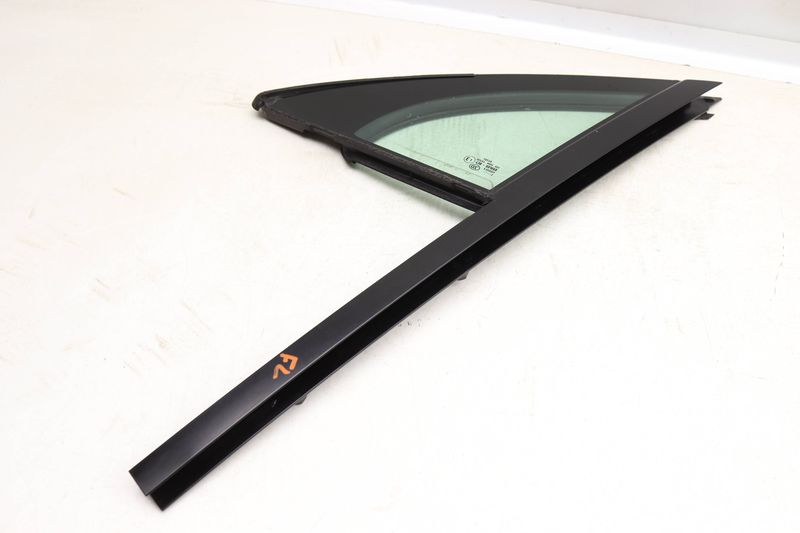 Door Quarter Window Glass / Seal 7P0845113D — Used (SKU 547587)
