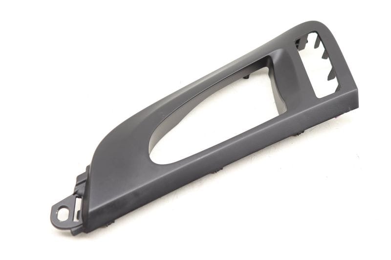 Interior Door Handle Trim 7P5837247A — Used (SKU 507637)