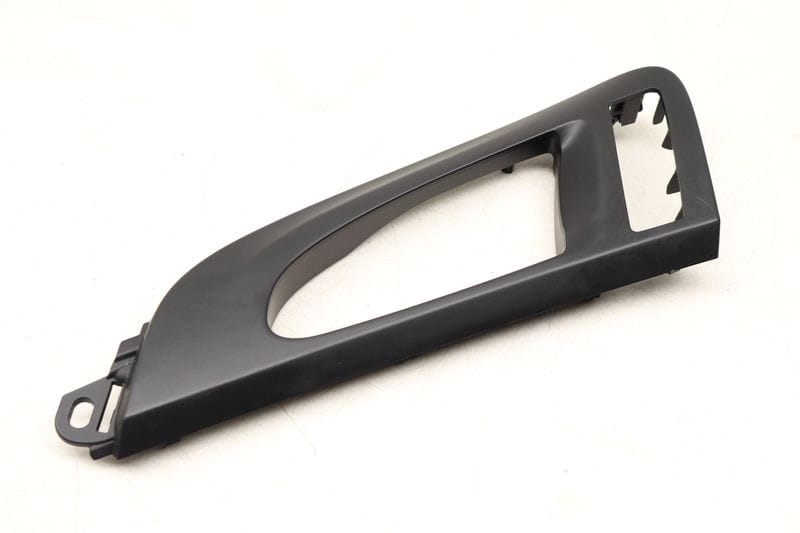 Interior Door Handle Trim 7P5837247A — Used (SKU 527413)